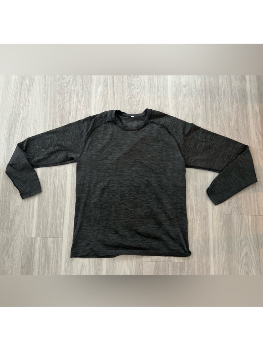 Lululemon Men’s Long Sleeve Performance Shirt Charcoal Heather Size L